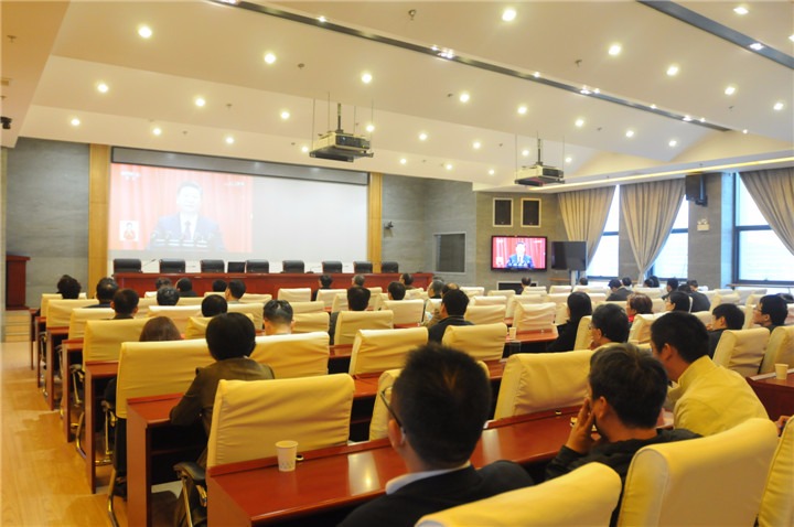 云南pp电子集团组织宽大党员干部职工收看党的十九大开幕式实况深受鼓舞回声热烈