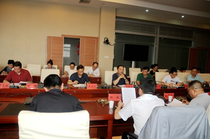 省委“不忘初心、切记使命”主题教育第十四巡回指导组在省国资委相关向导的陪同下到pp电子召开主题教育调研座谈会