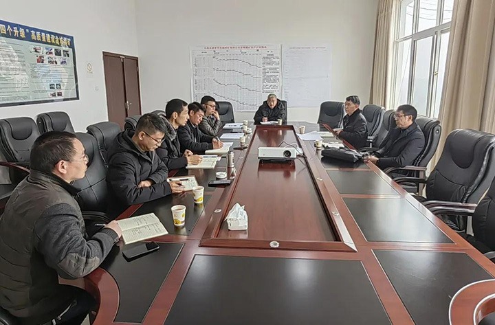 云煤（pp电子）集团党委委员、副总司理缪和星一行到云南东源罗平东城煤矿有限公司督导调研