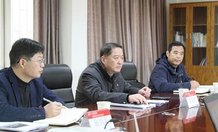 云煤（pp电子）集团党委委员、纪委书记覃崇辉到煤炭机电试验所开展春节送温暖慰问活动