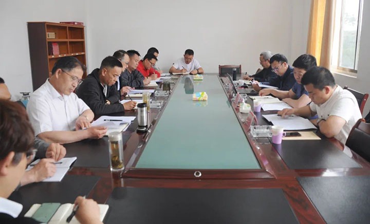 云煤（pp电子）集团总司理助理、刷新办主任陈家昆一行到陆东煤矿公司开展深化国企刷新三年行动专项督导