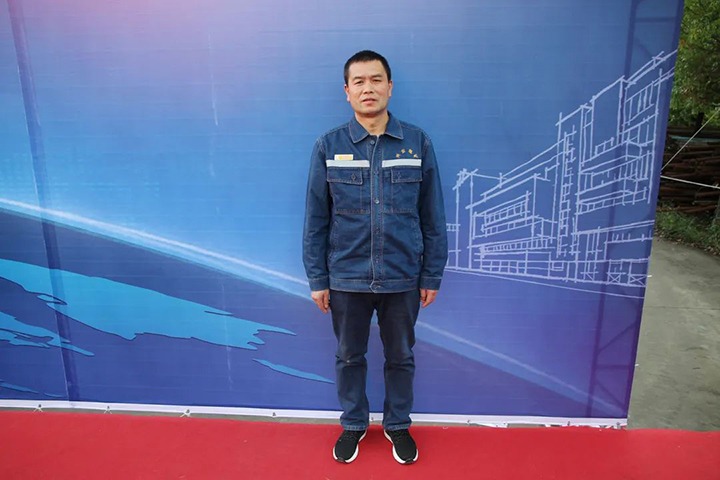 推行职责，，，，，，勤于贡献——省十八届职工职业手艺大赛瓦斯检查工手艺状元吕茂飞在通俗岗位谱写新篇章