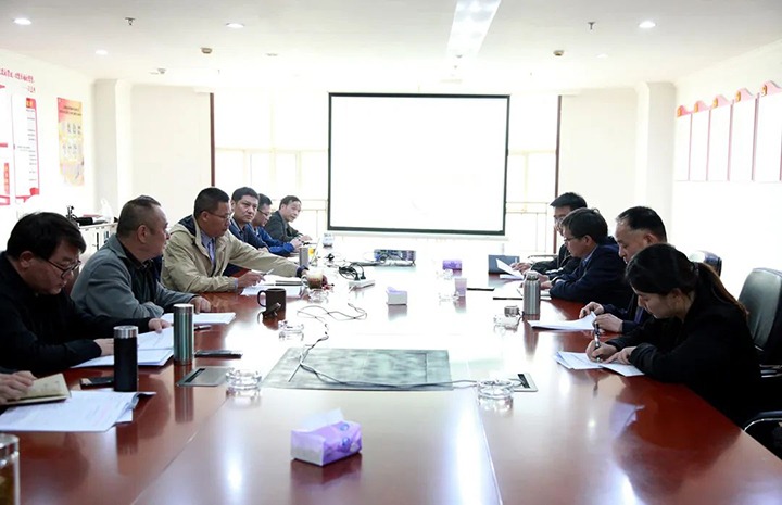 云煤（pp电子）集团党委第一事情组列席旁听解化清洁能源党委理论中心组学习