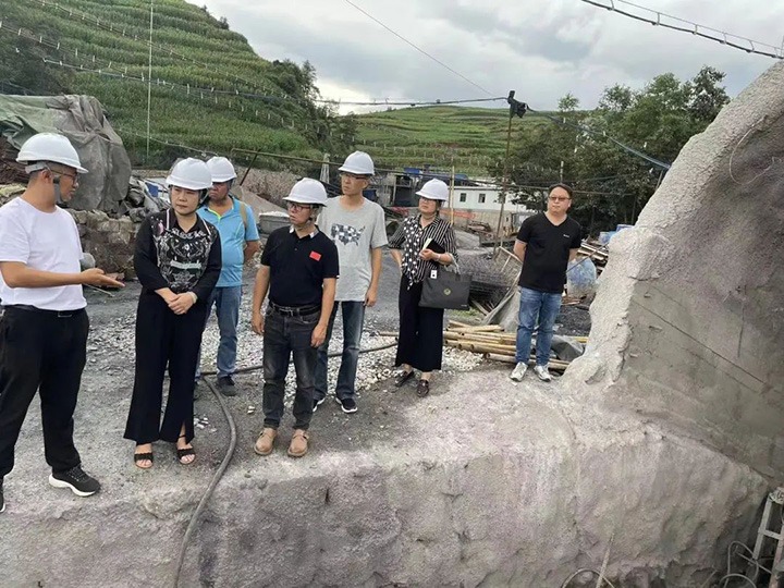 【简讯】罗平县政协党组书记、主席王冬梅到东城公司调研、后所煤矿公司开展红色教育活动、威信煤炭公司开展夏日送清凉活动