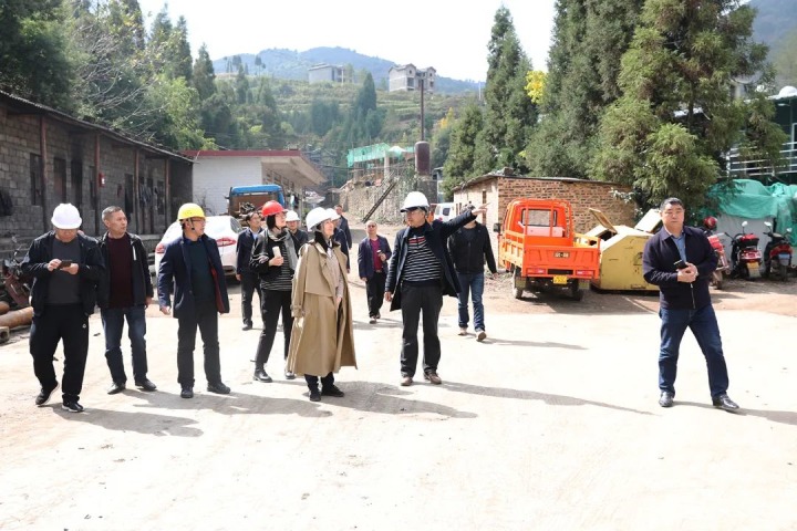 云煤（pp电子）集团党委委员、财务总监莫晓丹到富源团结煤业有限公司调研