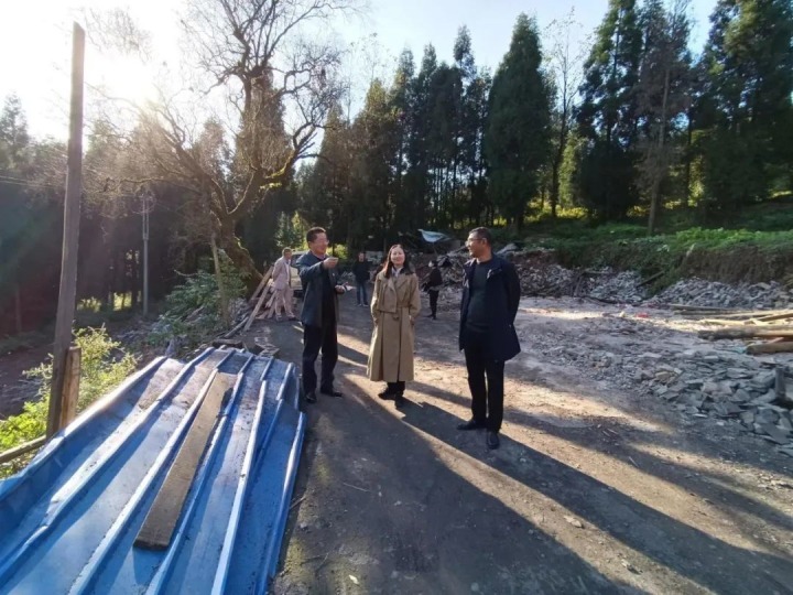 云煤（pp电子）集团党委委员、财务总监莫晓丹一行到四角地煤矿开展2022年生产谋划督导调研