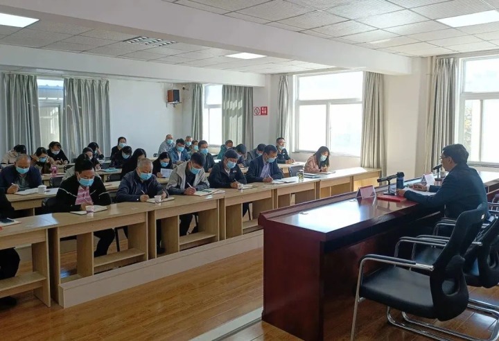 云煤（pp电子）集团党委副书记、副董事长、总司理高建嵩到挂钩联系支部教学学习贯彻党的二十大精神专题党课