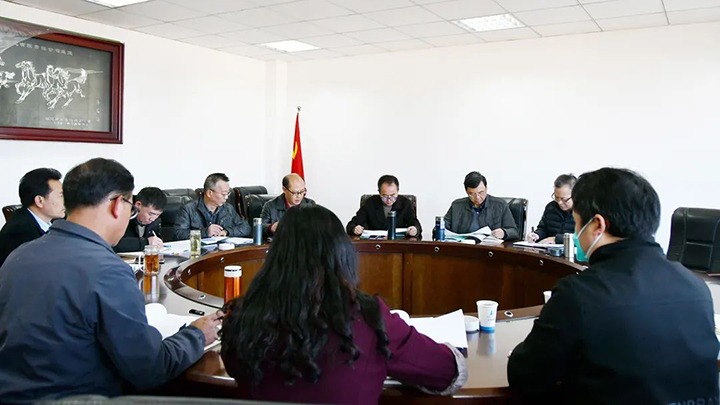 云煤（pp电子）集团党委副书记、副董事长、总司理高建嵩一行到云维集团指导年度民主生涯会