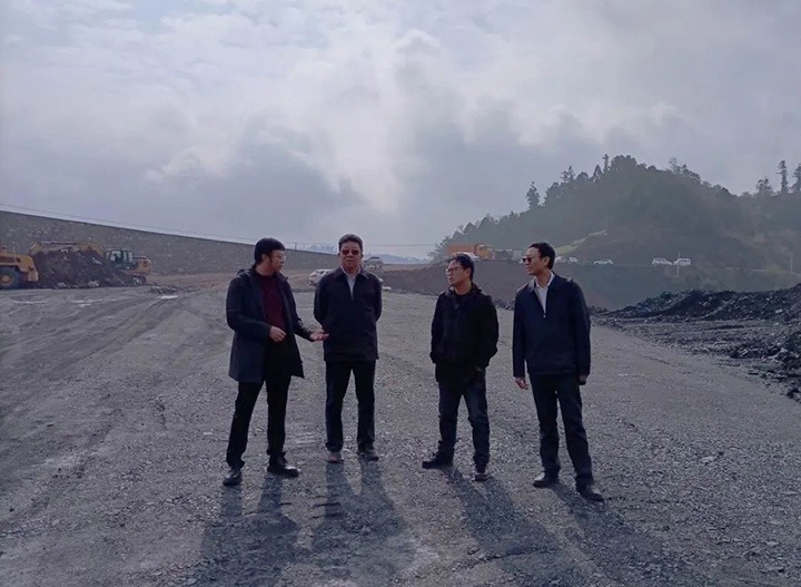 云煤（pp电子）集团专职外部董事寸延峰到罗平东城煤矿公司金城煤矿调研