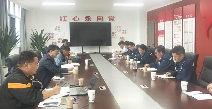 云煤集团党委委员、副总司理、总工程师施从伟率队到东城煤矿公司督导检查清静生产事情